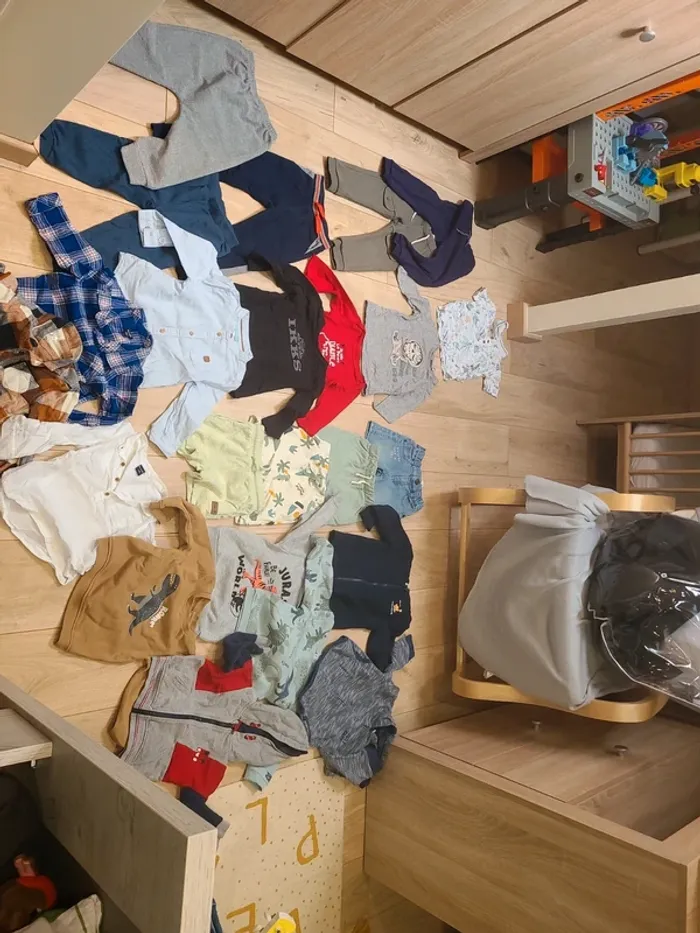 Lots vetements 23 et 24 mois garcon