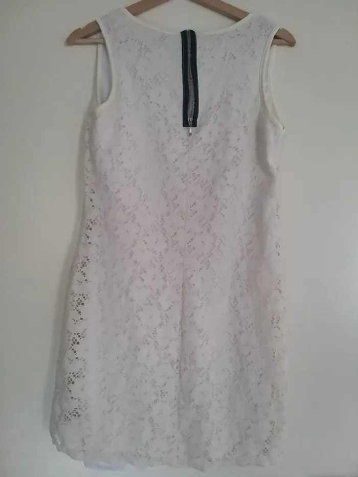Robe dentelle en M - photo numéro 3