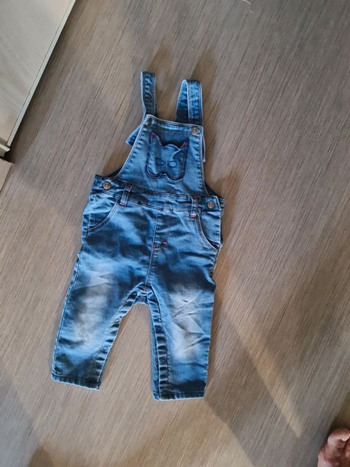 Salopette jeans mi saison 12 mois très bon etat - photo numéro 2