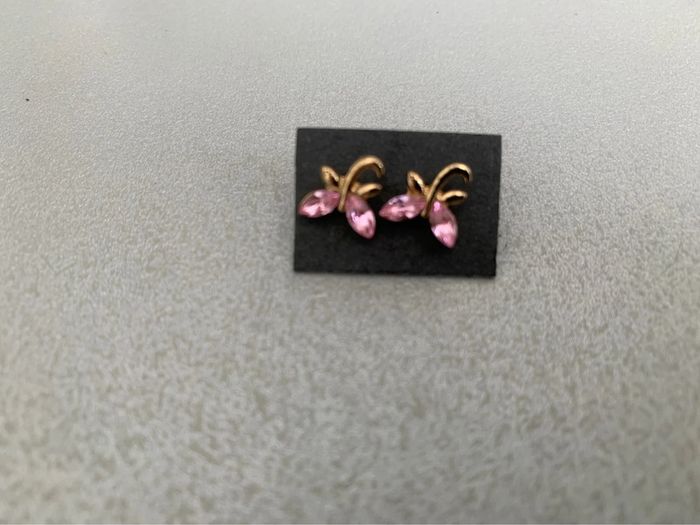 Boucles d’oreilles couleur rose fantaisie