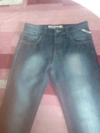 Jean pour hommes couleur bleu taille 36 marque Creeks.
