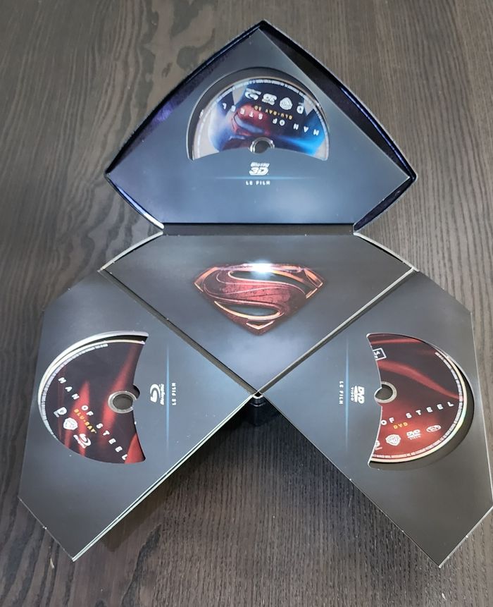 Coffret Superman Man of Steel Édition Ultimate Collector Boîtier Métal Blu-Ray + DVD - photo numéro 8