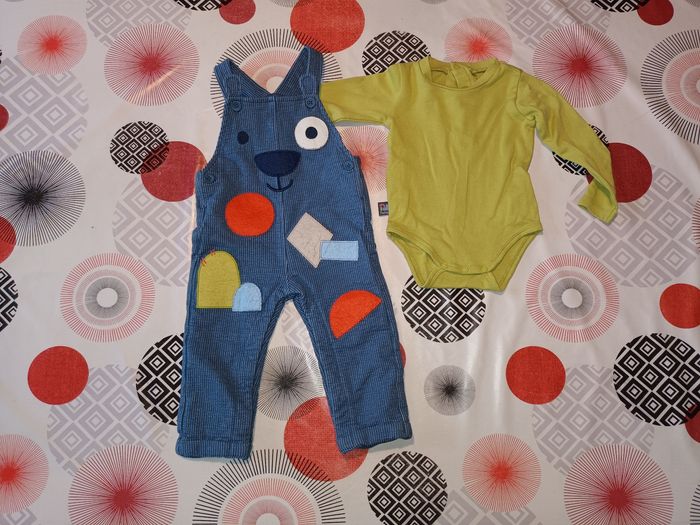 Tenue ensemble salopette molletonnée 👦 taille 9 mois comme neuf - photo numéro 3