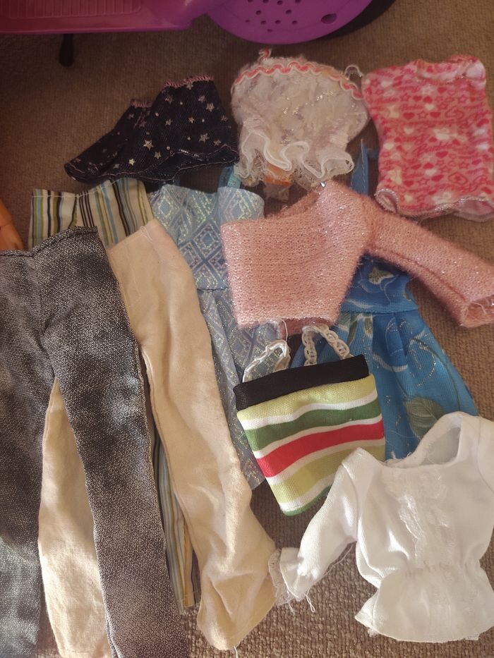 Lot Barbie + scooter + accessoires - photo numéro 2