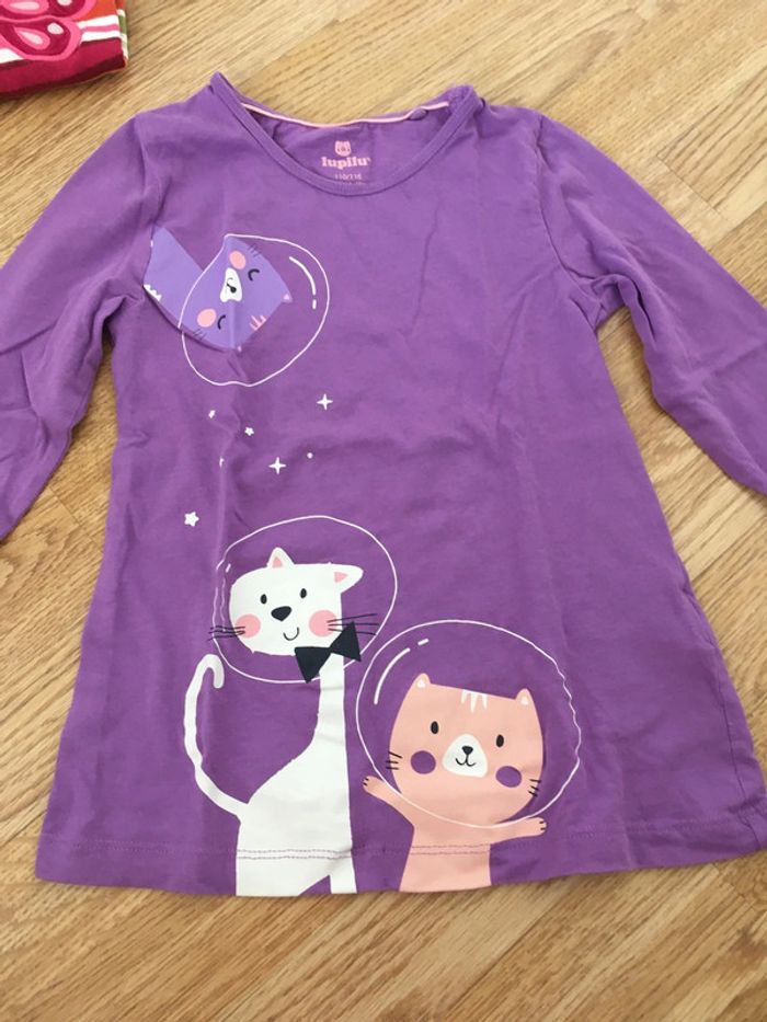 T-shirt manches longues (taille 110-116). - photo numéro 2