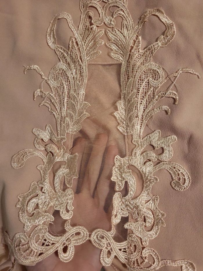 Belle robe rose avec dentelle ! - photo numéro 10
