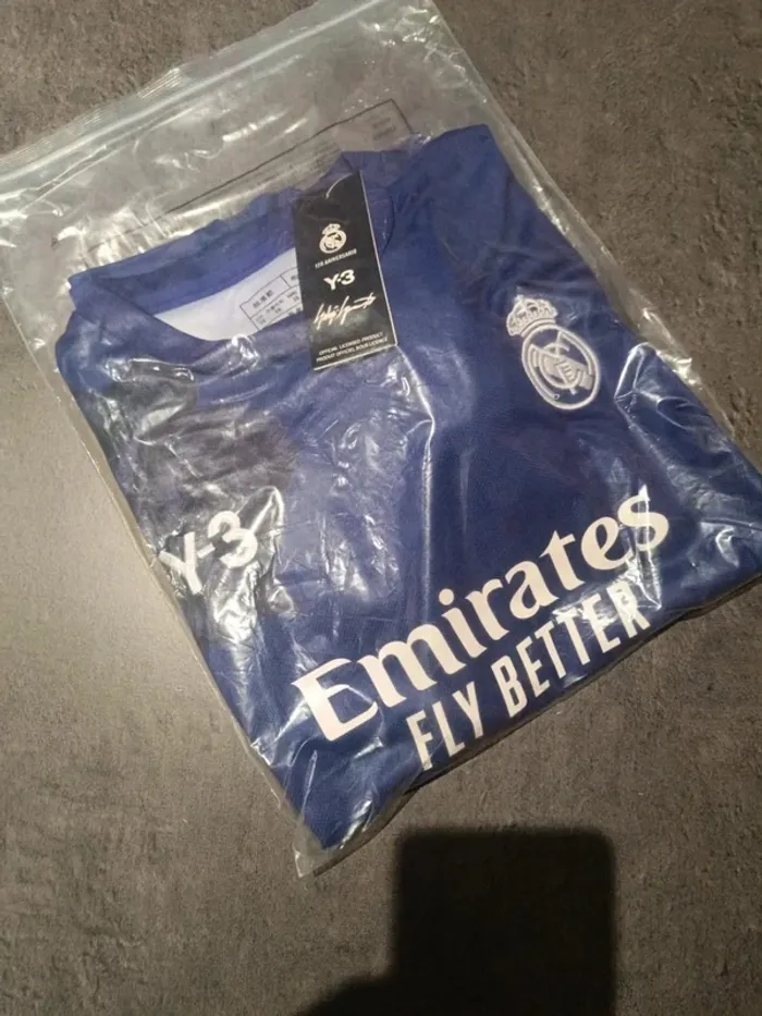 Tenue foot Real Madrid violet 120 ans. T.26 - photo numéro 5