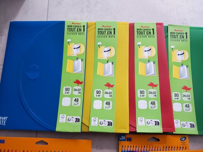 Lot fournitures scolaires Neuve - photo numéro 2
