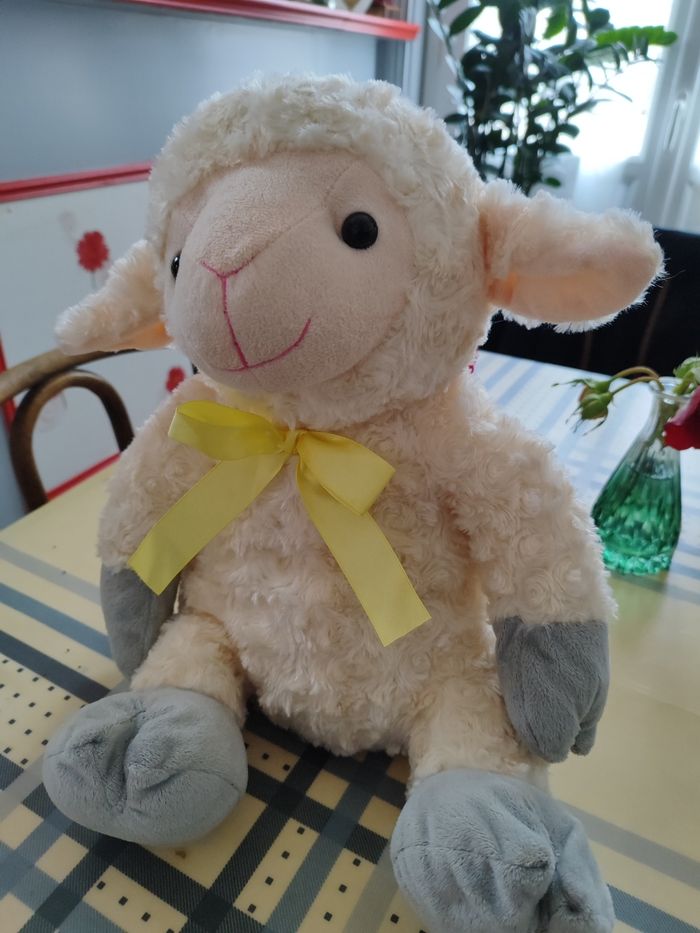 Joli Mouton doudou ou peluche - photo numéro 2