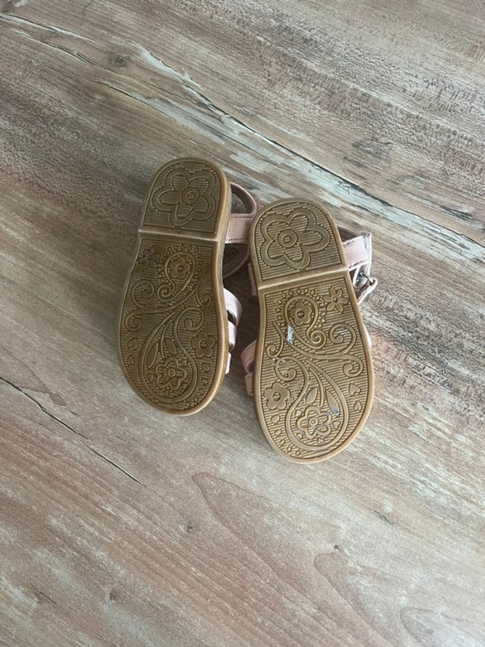 Sandalette pointure 20 - photo numéro 2