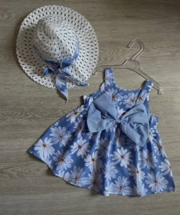 Superbe robe avec chapeau 9 mois