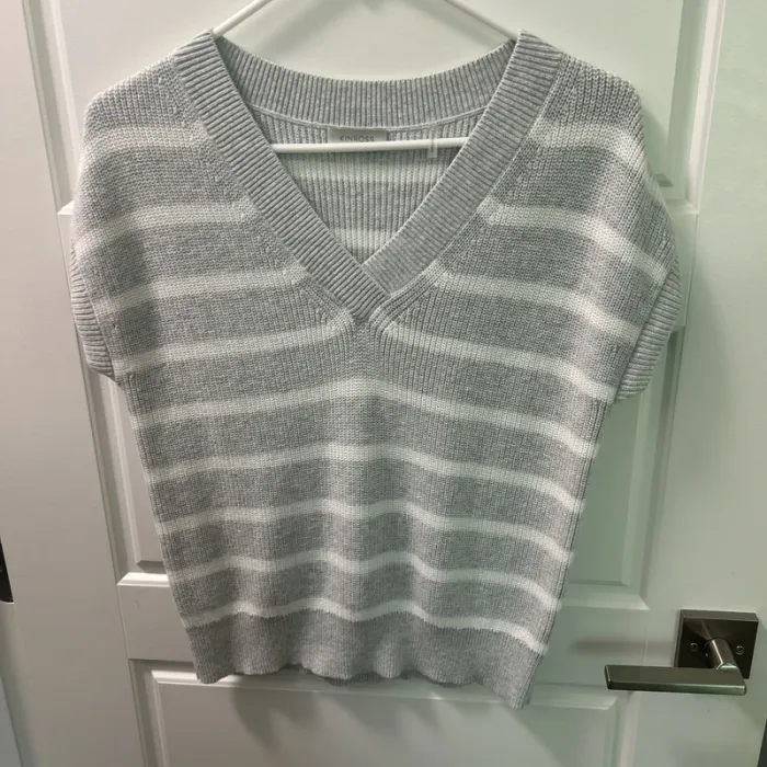 Sweater New without tags