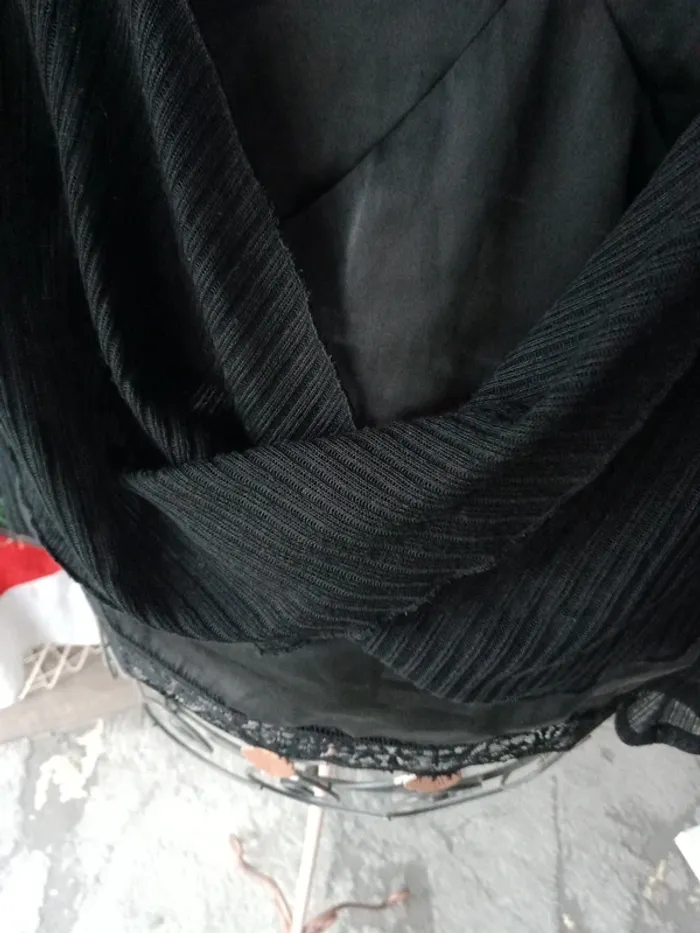 Haut noir Zara - photo numéro 3