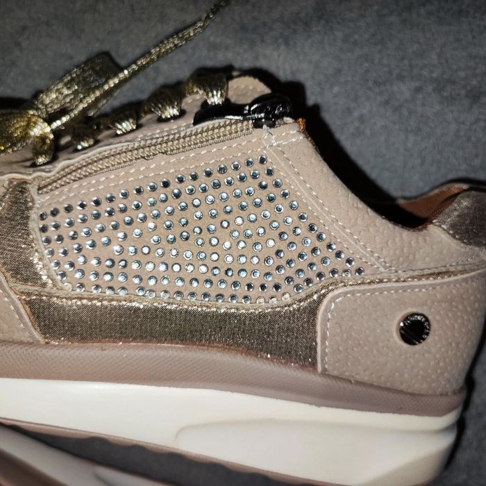 Baskets T36 taupe strass et doré. - photo numéro 8
