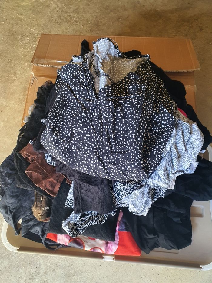 Lot de 25 vêtements