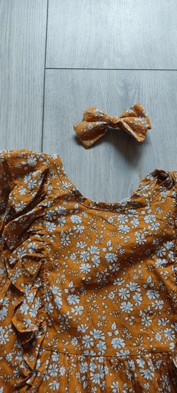 Blouse fleurie moutarde et barrette assortie - photo numéro 2