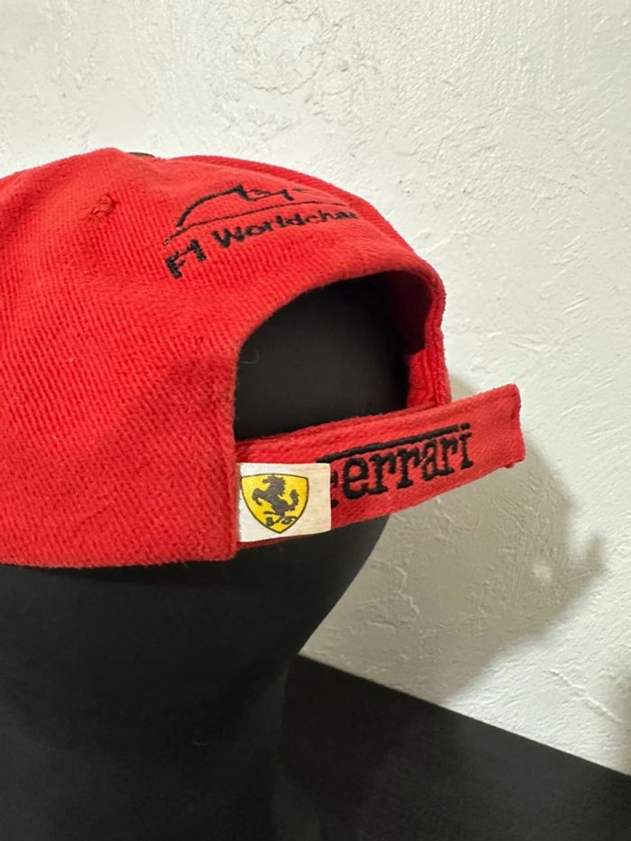 Casquette Ferrari x Marlboro - photo numéro 8