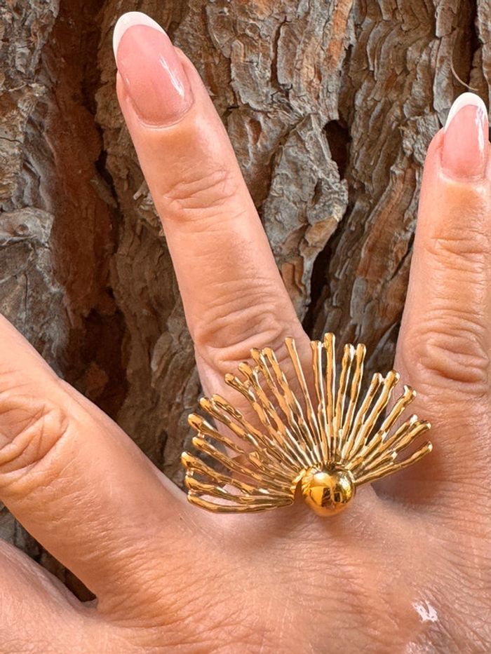 Grosse bague soleil tige boule acier inoxydable or réglable - photo numéro 4