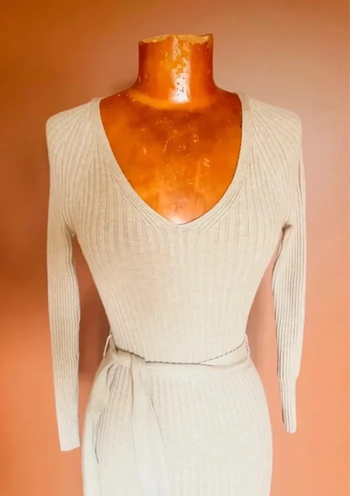 Robe beige maille côtelée