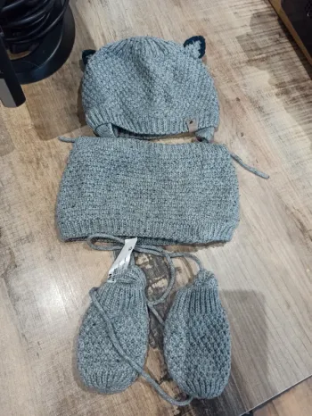 Ensemble bonnet tour de cou et gant 12/23 mois