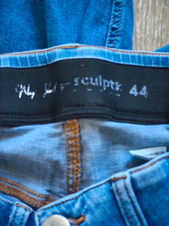 Jeans taille haute sculptant 44 - photo numéro 4