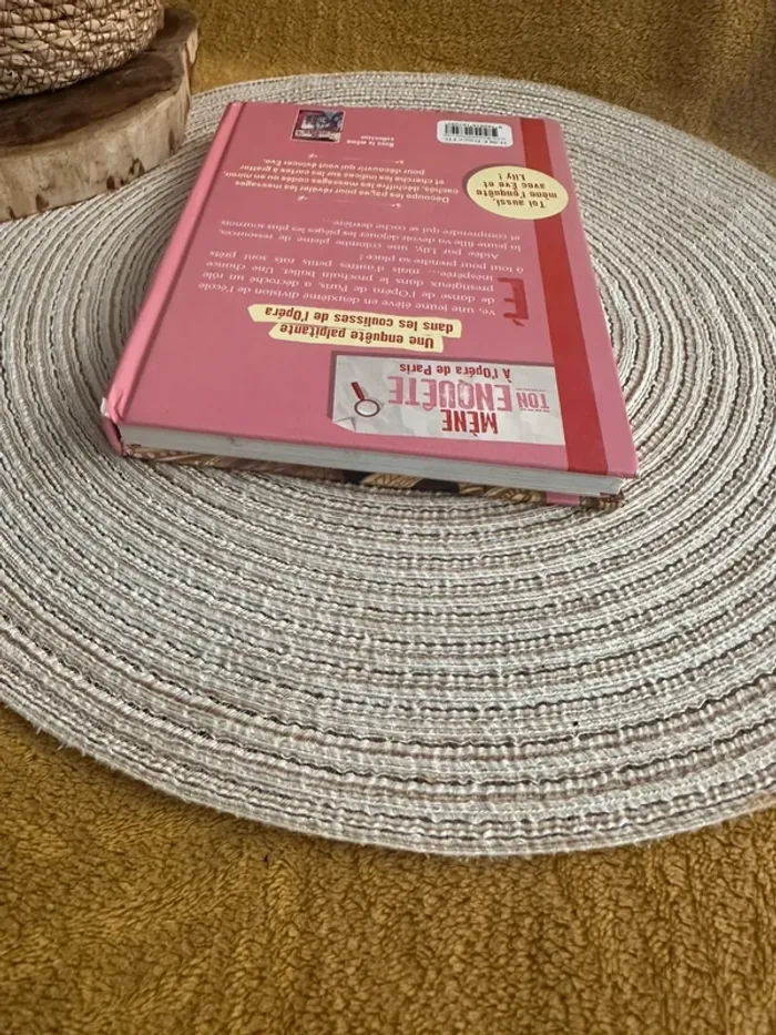 Livre Mène Ton Enquête - photo numéro 4