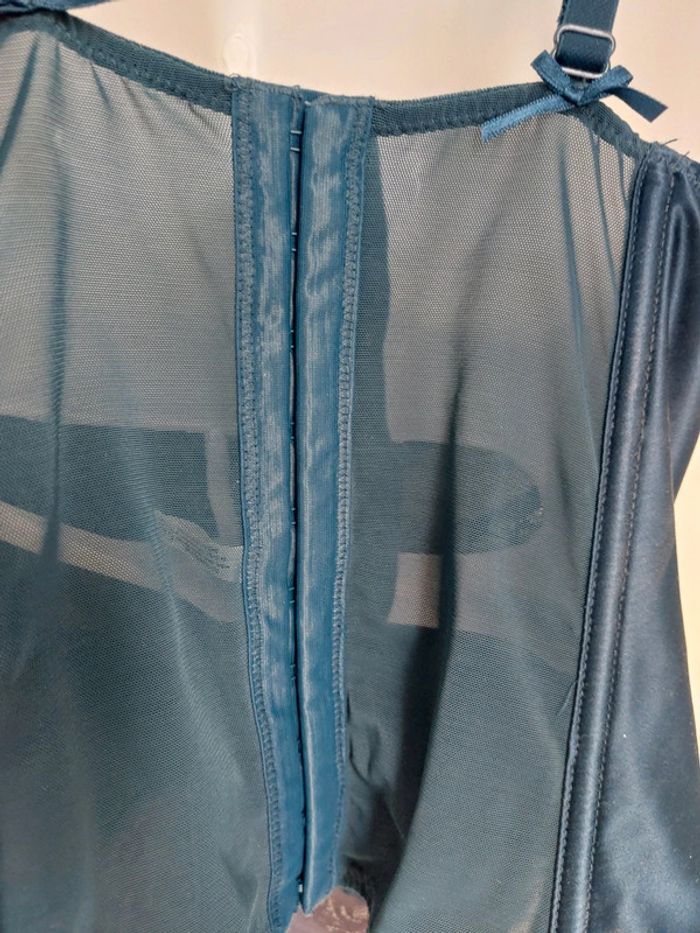 Guêpière - photo numéro 5