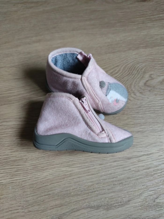 Chaussons bébé fille T19 neufs - photo numéro 2