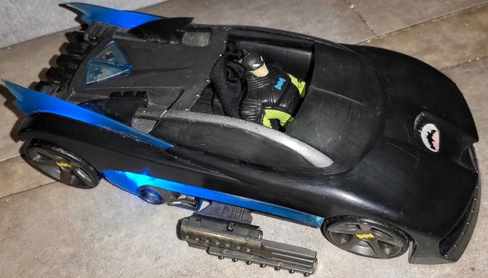 Voiture véhicule électronique batmobile avec figurine Batman Bruce Wayne - photo numéro 2