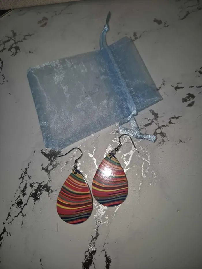 Boucle d'oreille goutte