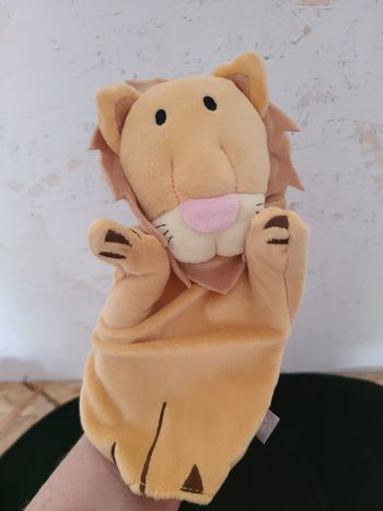 Peluche marionnette à main lion