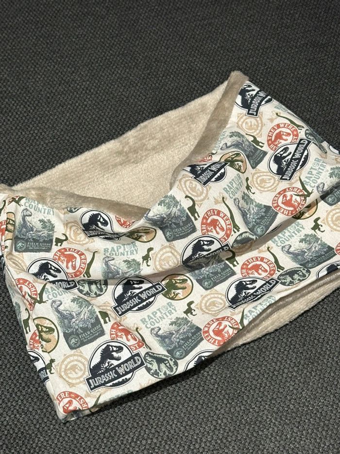 Tour de cou jurassik World - photo numéro 3