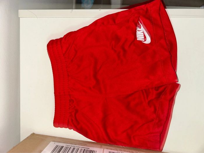 T-shirt nike 18 mois - photo numéro 3
