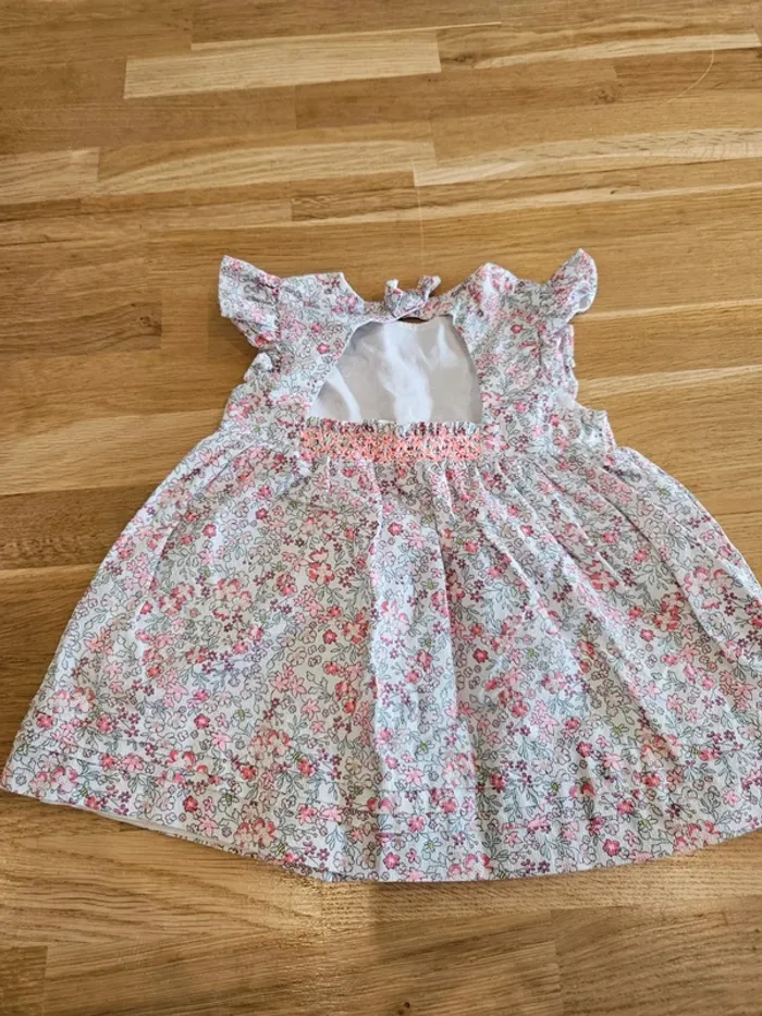 Jolie robe 6 mois - photo numéro 5