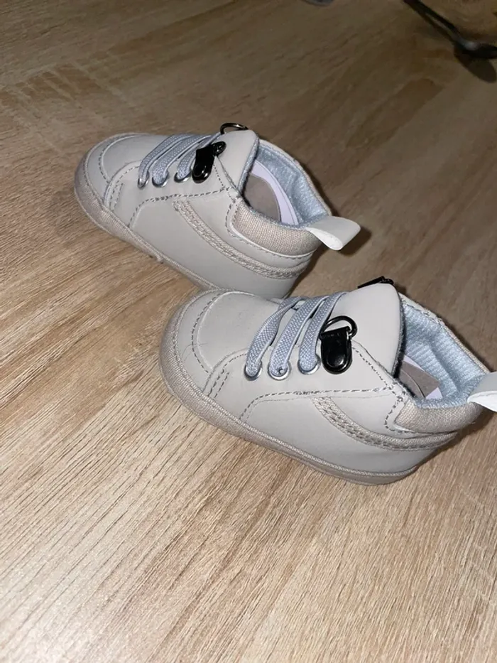 Chaussures bébé grises - photo numéro 3