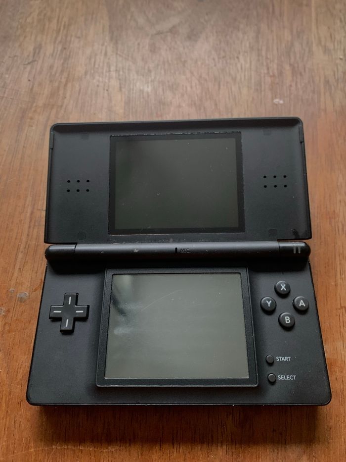 Nintendo DS neuve - photo numéro 4