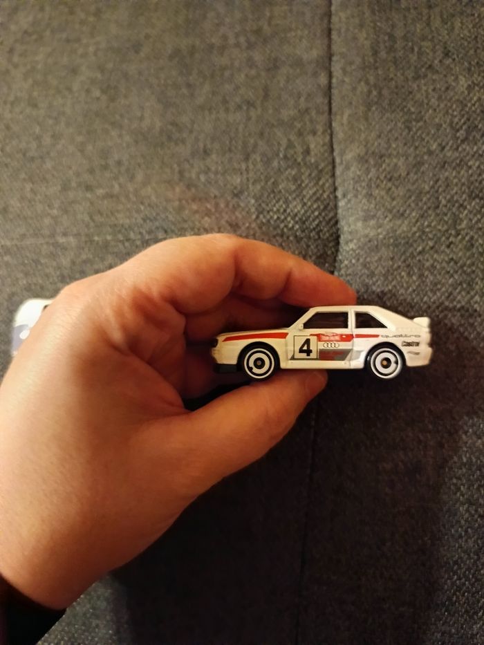 Lot de 2 Petites voitures hot Wheel - photo numéro 3