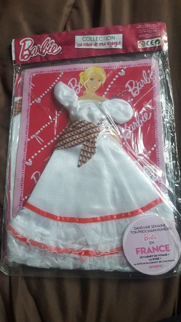 tenue de mes voyages barbie neuve