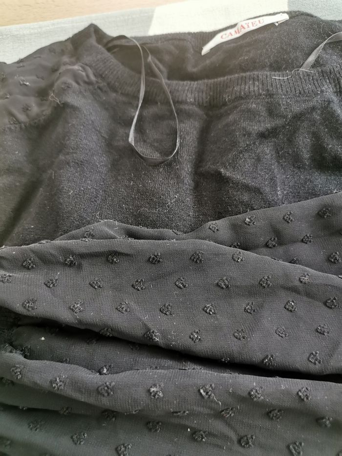 Pull noir manche plumetis