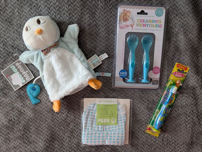 NEUF, lot de cadeaux de naissance, doudou Kaloo pingouin 🐧