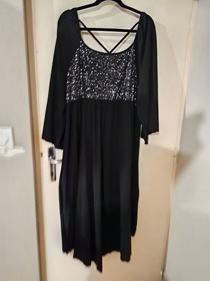 Robe noir - photo numéro 2