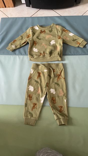 Ensemble de jogging 9-12 mois (80 cm)