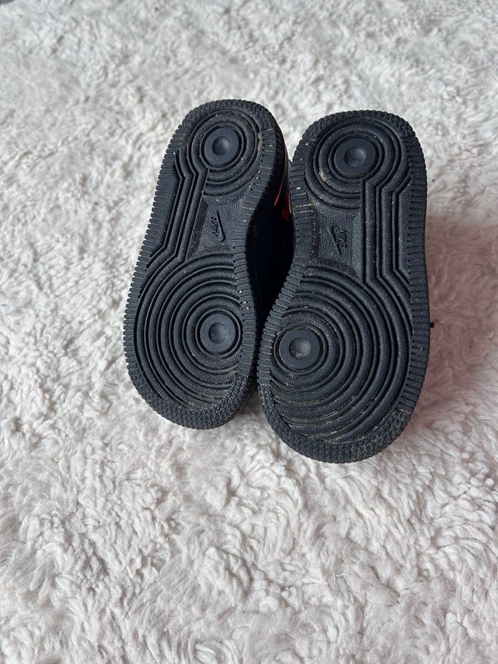 Baskets Nike Force 1 LV8 KSA bébé Noir et Orange Taille 22 - photo numéro 5