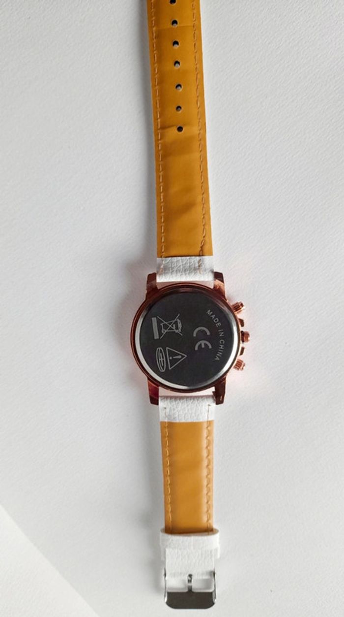 Montre à quartz - photo numéro 4