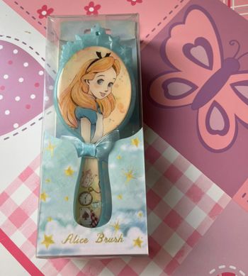 Brosse Alice au pays des merveilles