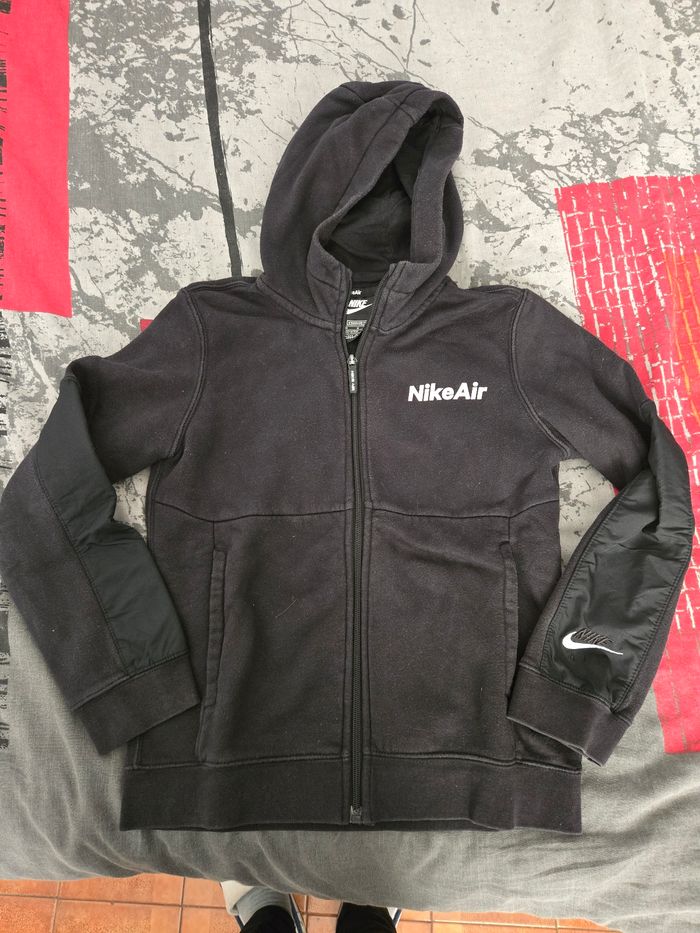 Veste Nike en 10/11 ans - photo numéro 2