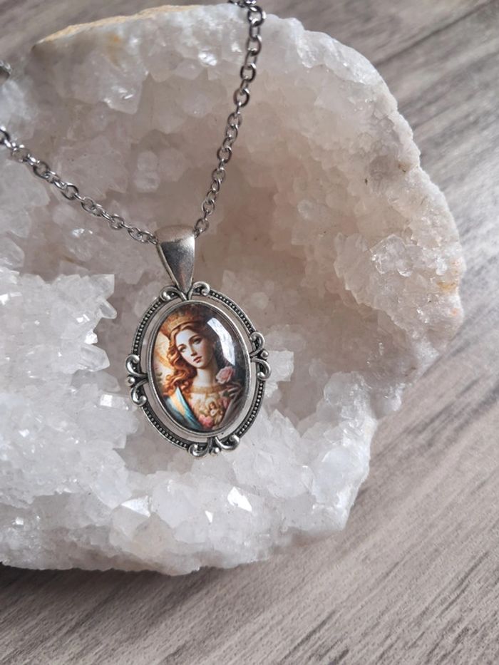 Collier médaillon notre dame du rosaire