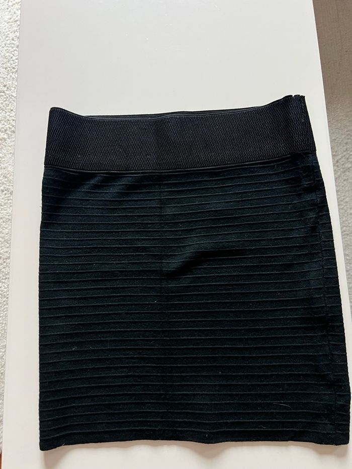 Jupe noire élastique taille S - photo numéro 2