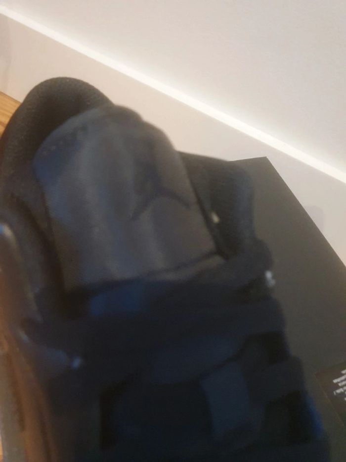 Nike Jordan 1 Low " full black"(38.5) - photo numéro 3