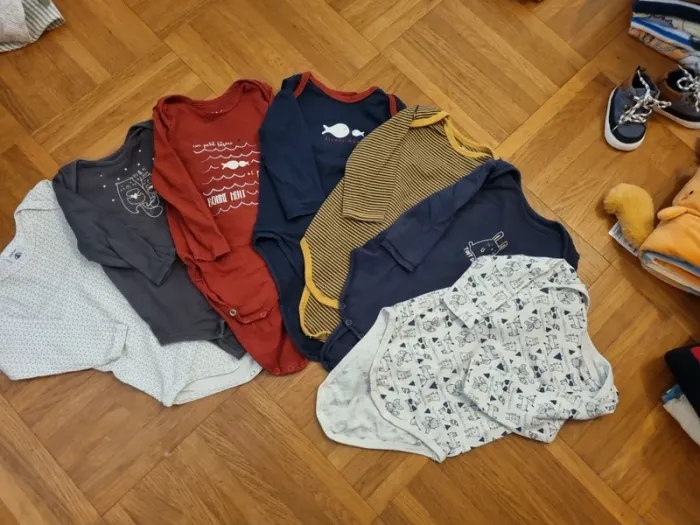 Lot 7 bodies manches longues 12 mois
